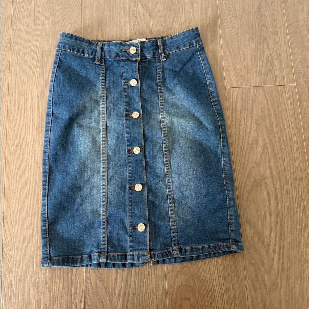 Y2K Prestige Denim Button-Front Vintage Skirt